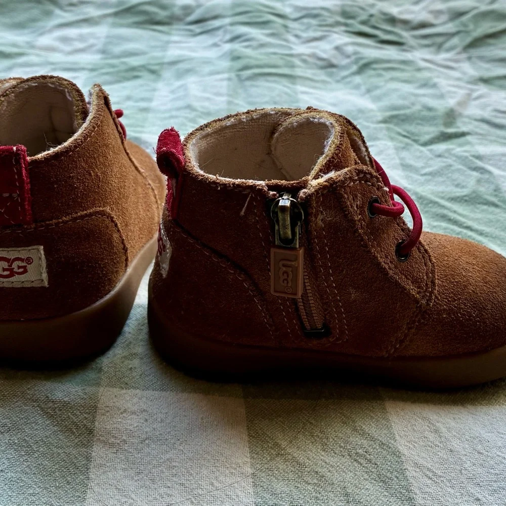 UGG Baby 4/5 Kristjan Chukka Chestnut Tan Suede Zip-Up Booties Walkers Boots